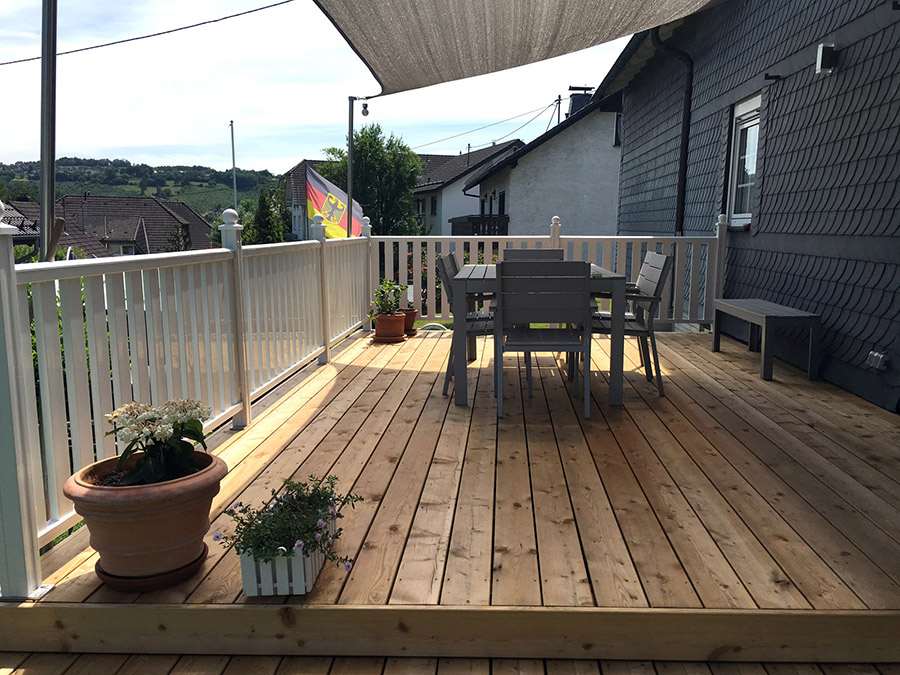 Lärchenbalkon Terrasse Bild 1